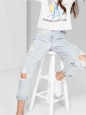 Women’s SZ 4/27 Wild Fable Light Wash Distressed High Rise Relaxed Mom JeansBNWT